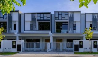 Porti metalice pentru curte: Modele, Montaj si recomandari utile
