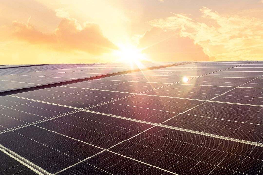 Productie de energie electrica cu panouri fotovoltaice 