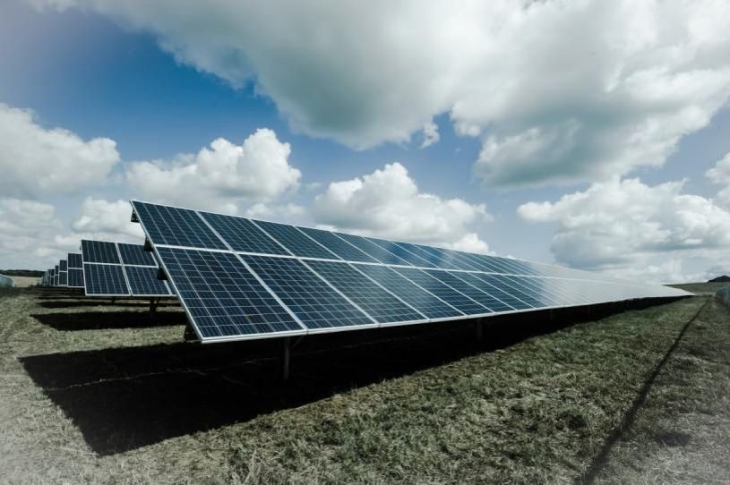 Care este diferenta intre panouri solare si fotovoltaice?