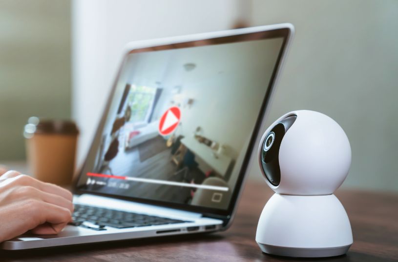 Camera ip wireless monitorizare bona cu stocare pe SD Card