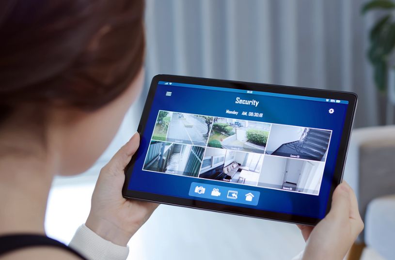 Cum creezi un sistem de supraveghere wireless cu o camera web?