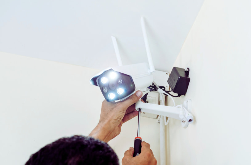 Instalare sisteme de supraveghere video.