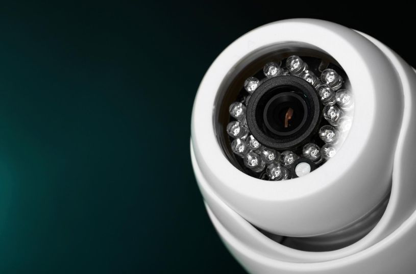 Lentila varifocala versus lentila fixa