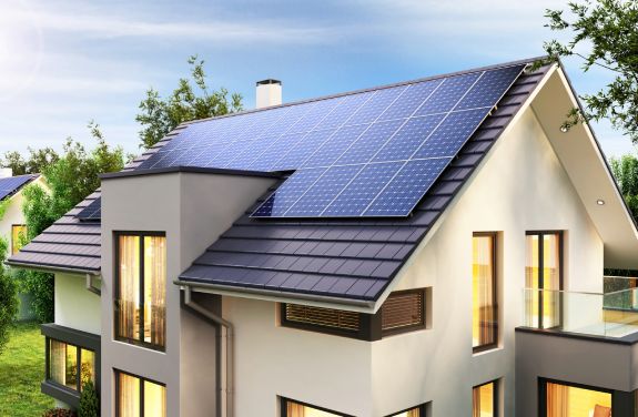 Panouri solare, sursa de energie verde pentru camere de supraveghere.