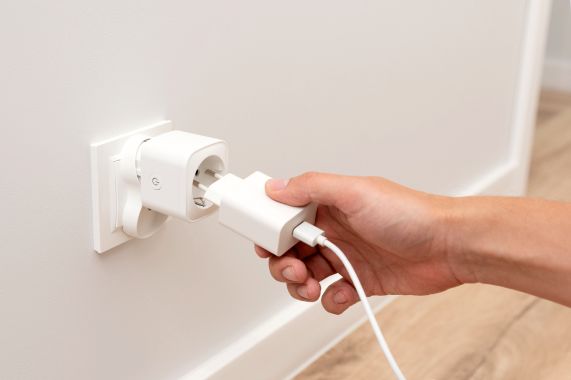Priza inteligenta pentru optimizarea consumului in orice casa smart.