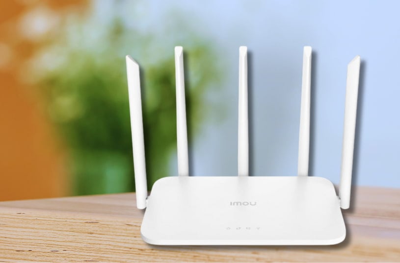 Router Wireless Dual-Band Wi-Fi cu antene.