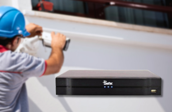 Sistem supraveghere 4 camere exterior cu DVR.
