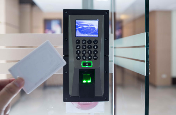 Pontaj electronic pentru gestionare ore de lucru angajati.
