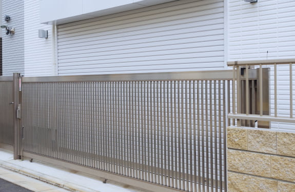 Solutii alimentare poarta culisanta in caz de pana de curent.