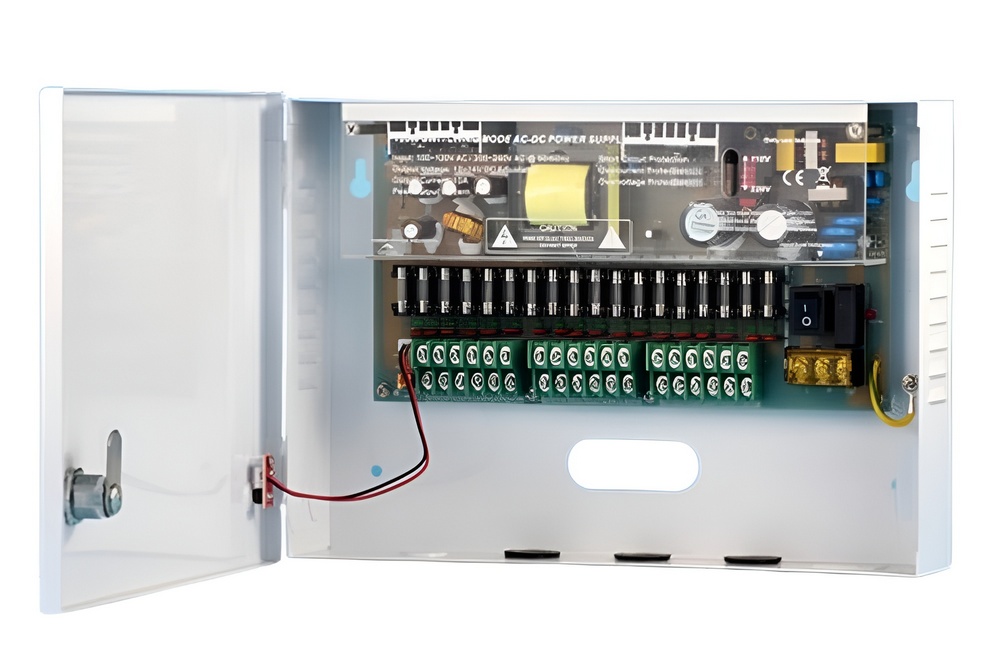 Sursa de alimentare 12V 10A, cu 18 iesiri protejate, cutie din metal, Safer ZTS1210-18F
