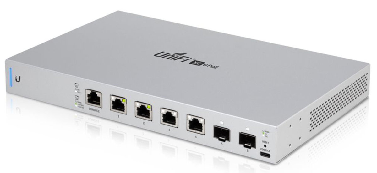 Switch 7 porturi, Ubiquiti US-XG-6POE, 4x 10G PoE, 240W, 2x SFP, 1x Rj45, cu management, montare in rack